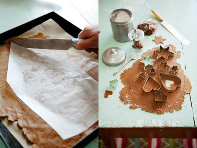 Making a beautiful gingerbread house for Christmas 8