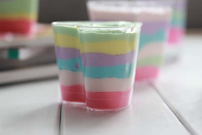 Rainbow mousse is extremely eye-catching and delicious 20